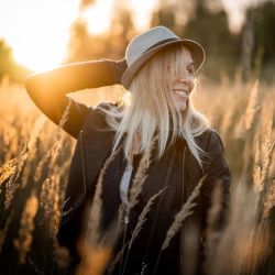 Gurhi Jalebi Niyan Ras Tapke Dj Miss Riya